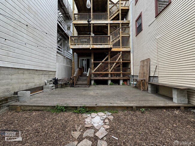 Building Photo - 2612 Greenwich St
