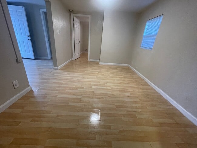 Building Photo - Tucked Away Antioch Home!