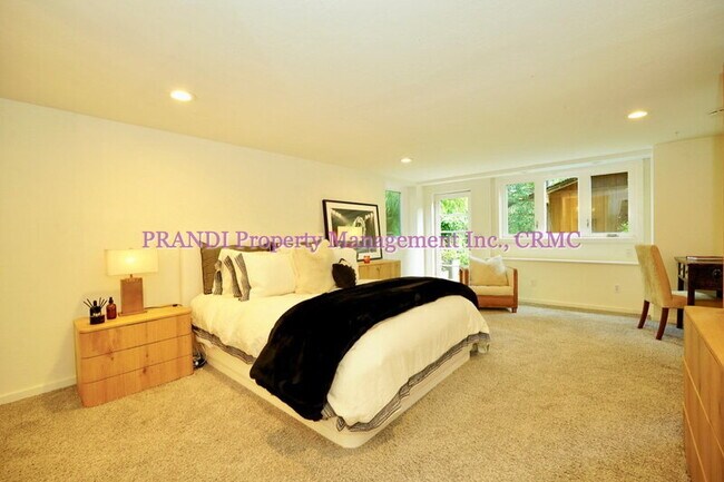 Building Photo - 22 Madrone Ct