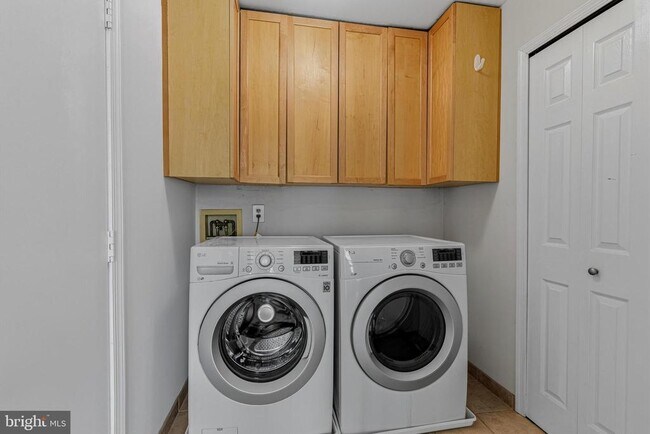 Building Photo - 1646 Stowe Rd