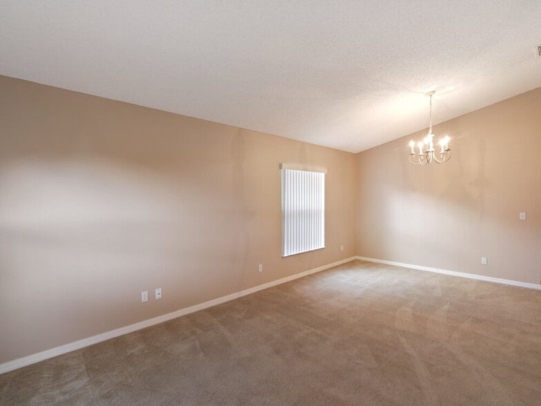 Building Photo - 3005 Lorimer Ct