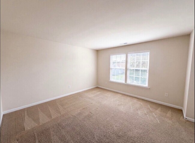 Building Photo - 13319 Castlewellan Dr