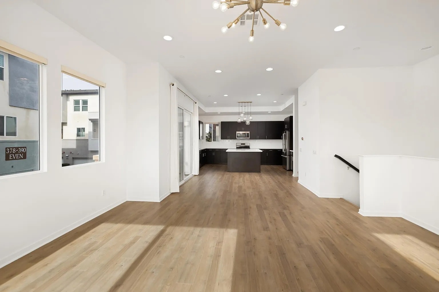 Building Photo - 370 Broadway Dr