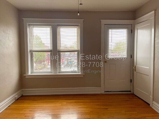 Building Photo - 5067 Chippewa St