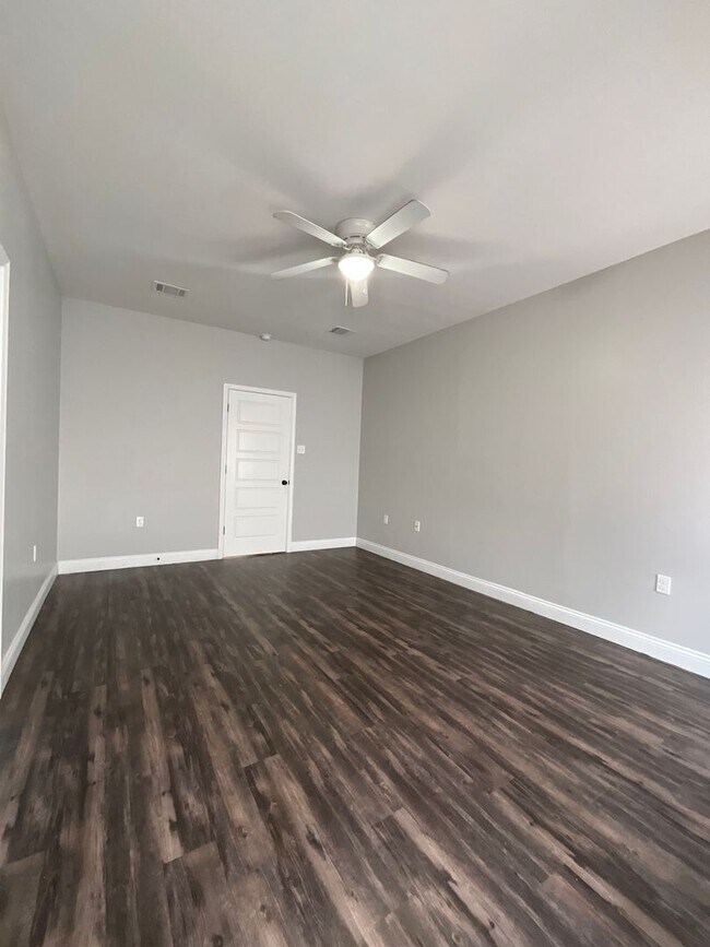 Building Photo - 210 Lacey Eden Ln