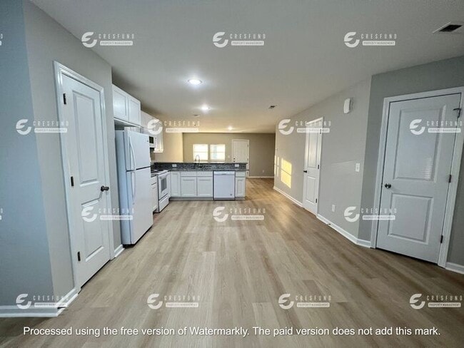 Building Photo - 2 bedroom, 2.5 Bath - Ready For Move In To...