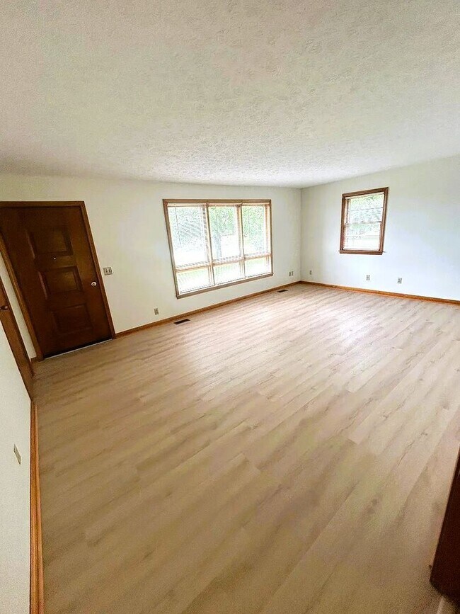 Building Photo - Corydon Rental | 3 Bedroom, 2 Bath Home on Nearly 2 Acres