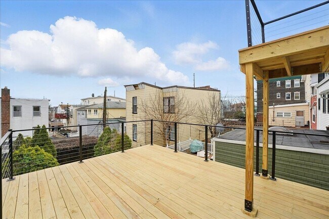 Building Photo - 608 Palisade Ave