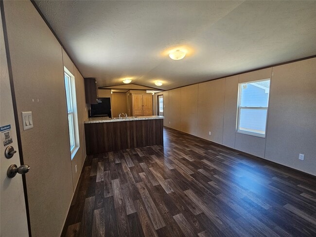 Building Photo - 16299 Crockett Martin Ests Dr