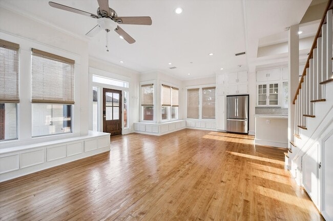 Building Photo - 1847 Cortlandt St