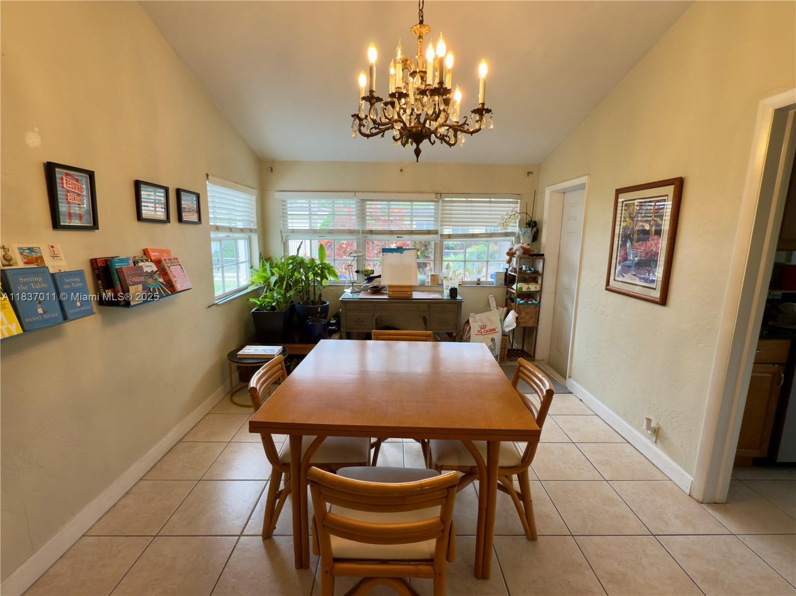 Building Photo - 16 Malaga Ave