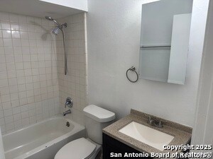 Building Photo - 214 Merida St