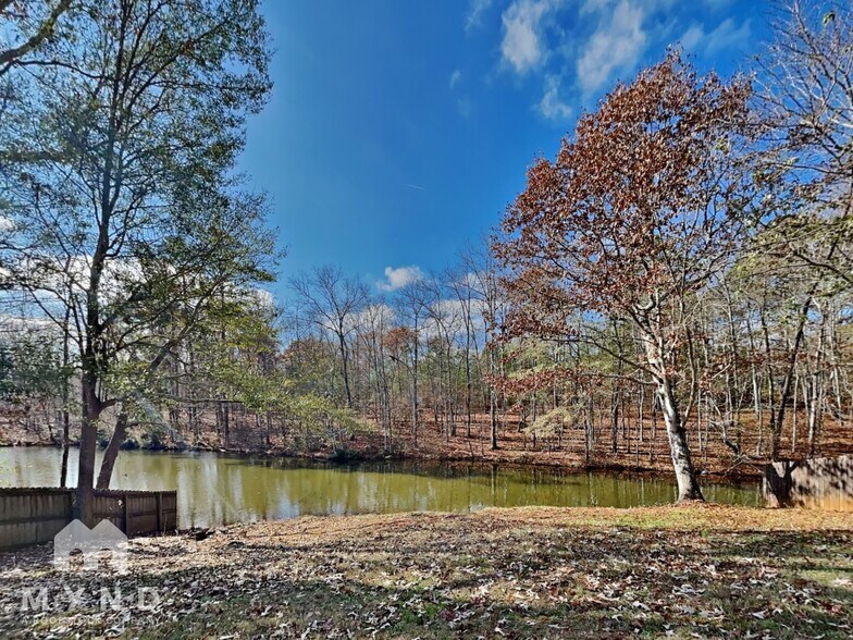 Building Photo - 185 Waters Edge Dr