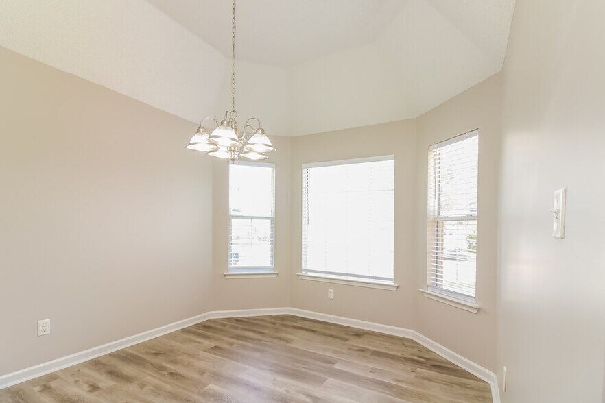 Building Photo - 5842 Carrel Cove