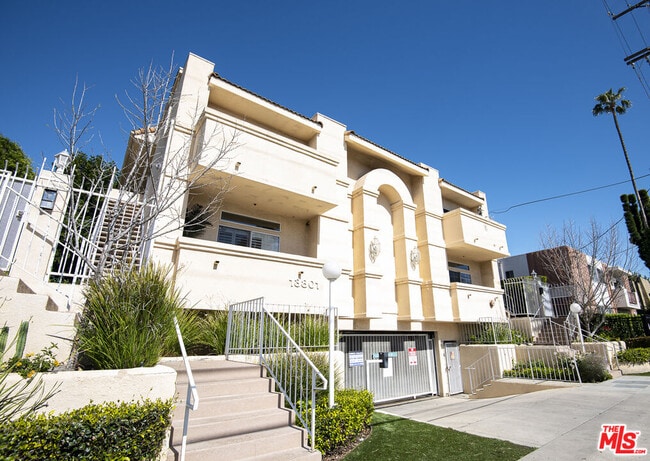 Building Photo - 13801 Oxnard St