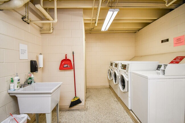 Building Photo - 2904 W 33rd St