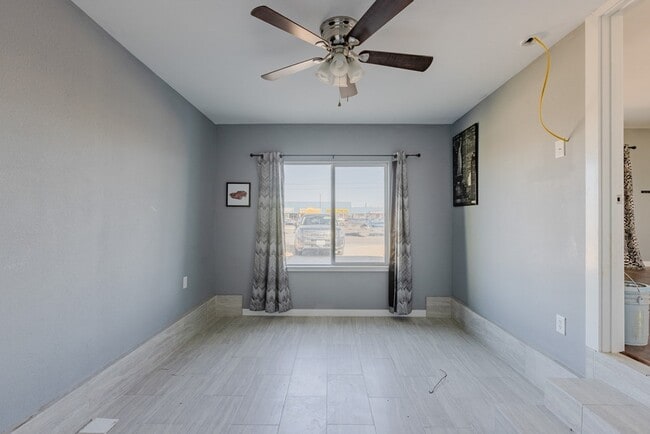 Building Photo - 1202 E 42nd St