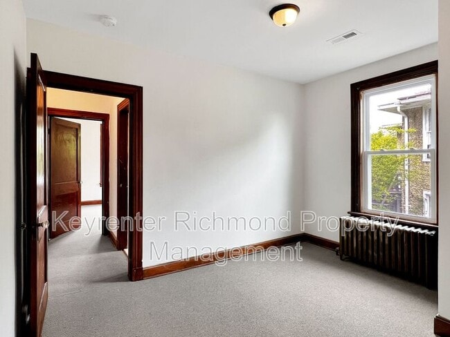 Building Photo - 2806 Hawthorne Ave