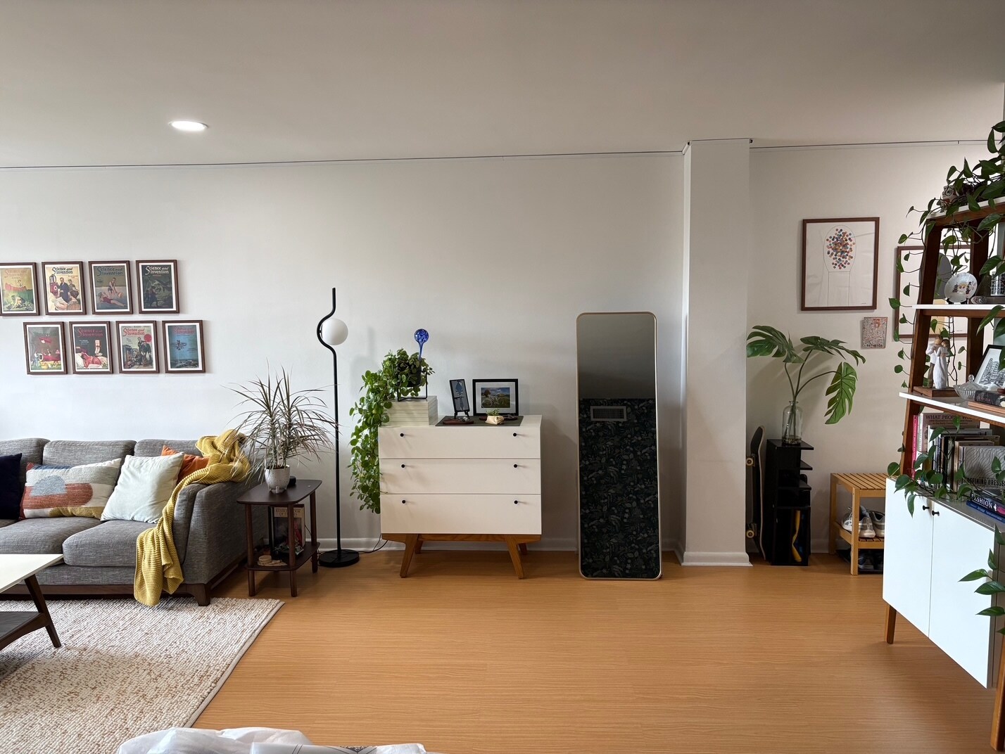 living room 2 - 4977 Battery Ln