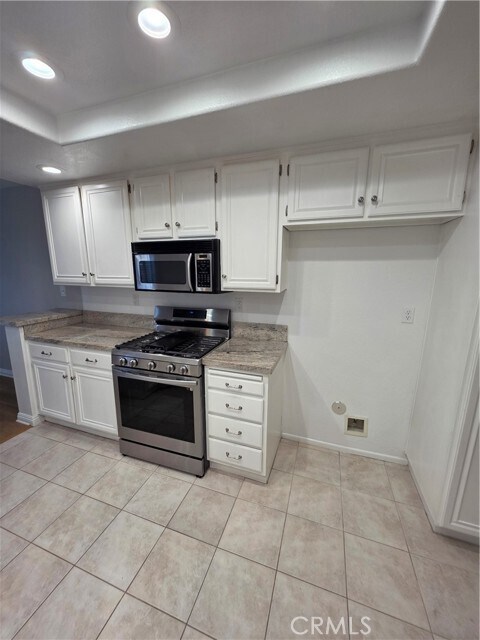 Building Photo - 2211 Carob Way