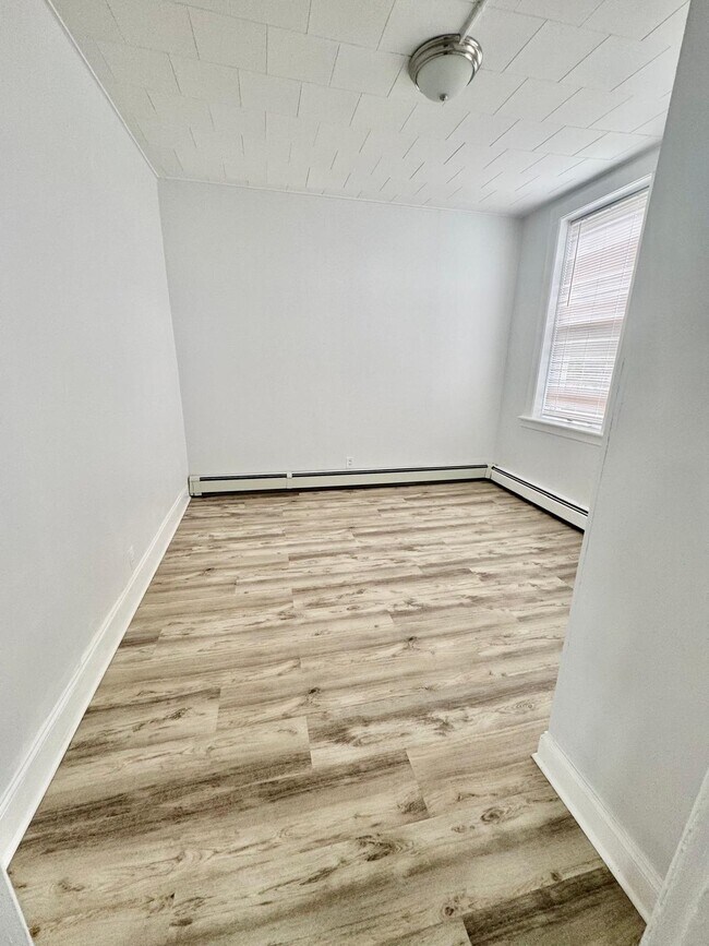 Building Photo - 51 66th St
