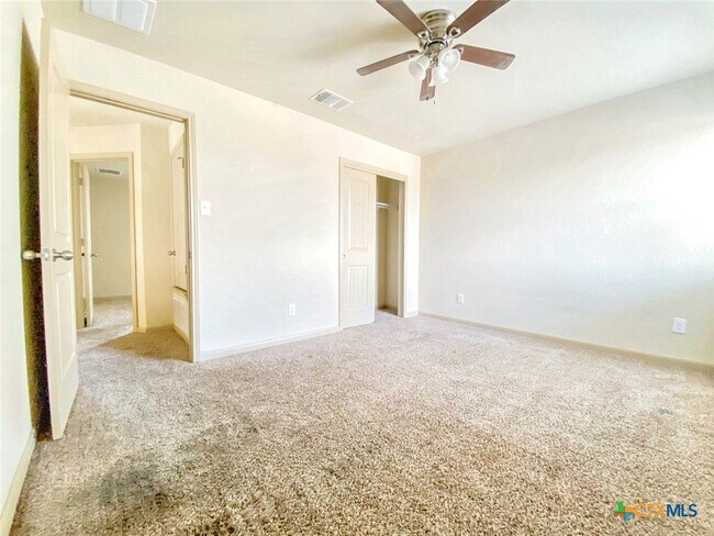 Building Photo - 723 Spectrum Dr