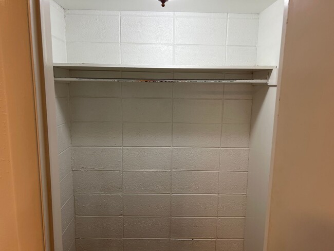 Building Photo - 4 Bedroom 2 bath home near lake Tenkiller with office