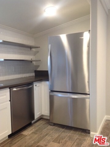 Building Photo - 1112 E Lexington Dr