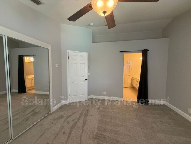 Building Photo - 532 Blarney Cir