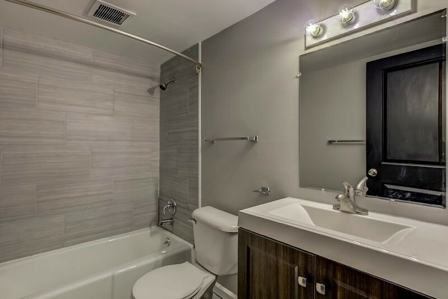 Building Photo - 33302 Kingslane Ct