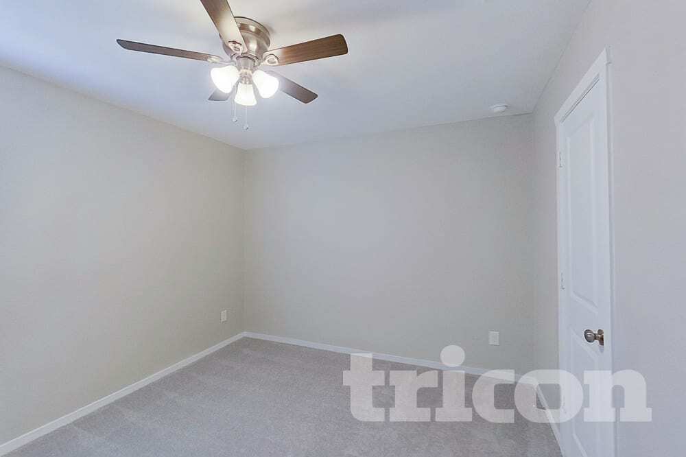 Building Photo - 911 Ponderosa Ln