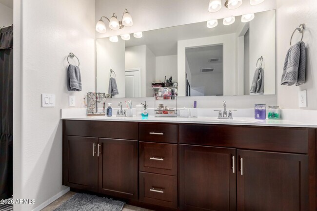 Building Photo - 24456 W Hacienda Ave