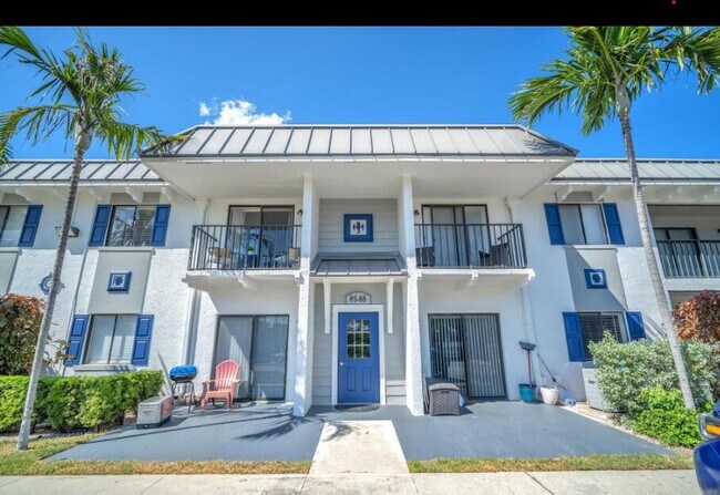 Building Photo - 3100 S Dixie Hwy