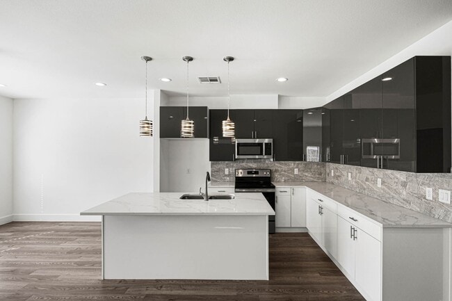 Building Photo - 4512 Noble St