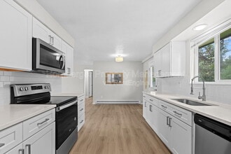 Building Photo - 3816 S Bowdish Rd