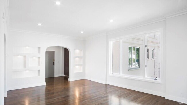 Building Photo - 1424 N Crescent Heights Blvd