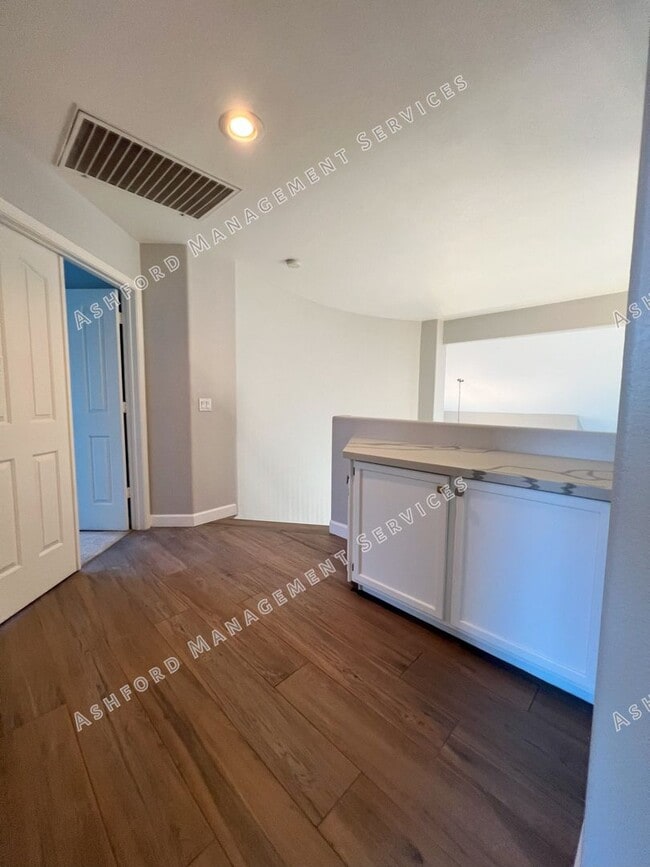 Building Photo - RAY RANCH 4 BEDROOMS 3 BATH WITH POOL AND SPA IN LARGE YARD