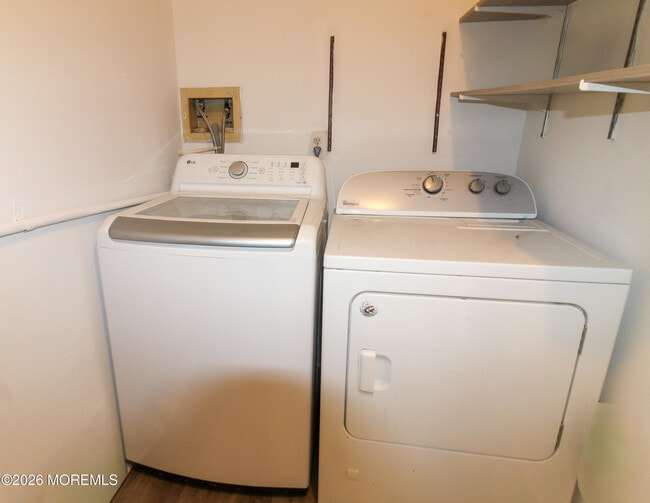 Building Photo - 455 Hawthorne Pl