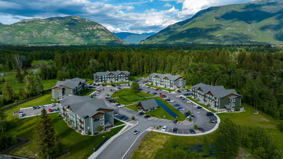 Unbeatable proximiity to Glacier National Park - The Highline Apartments