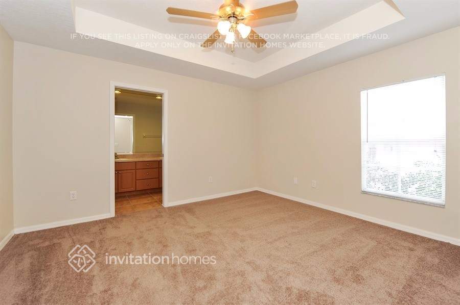 Building Photo - 5901 Grand Loneoak Ln