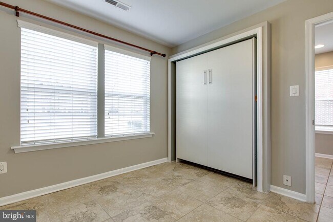 Building Photo - 1038 Ironwood Ln