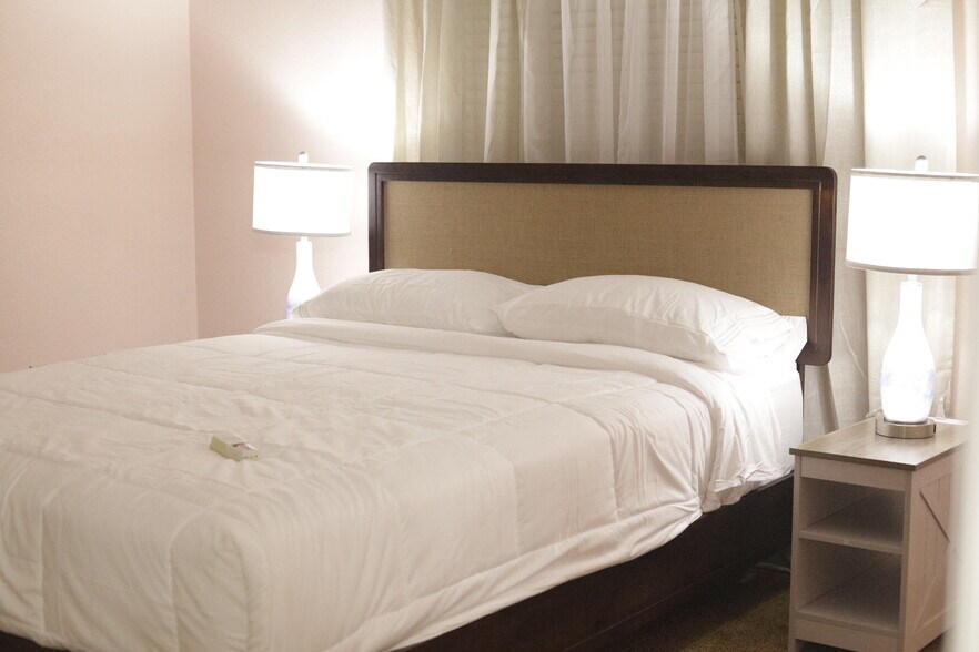 Building Photo - 4521 Palm Mesa Dr