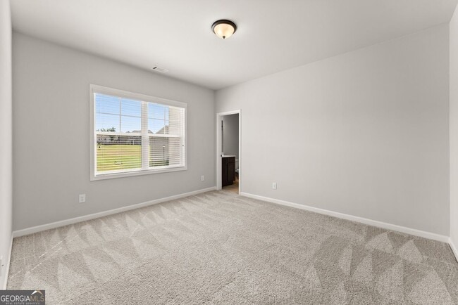 Building Photo - 4656 Silver Oak Dr