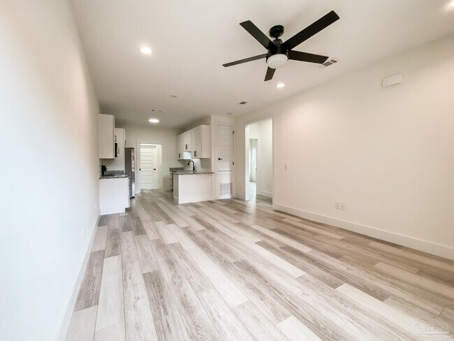 Building Photo - 440 Hancock Ln