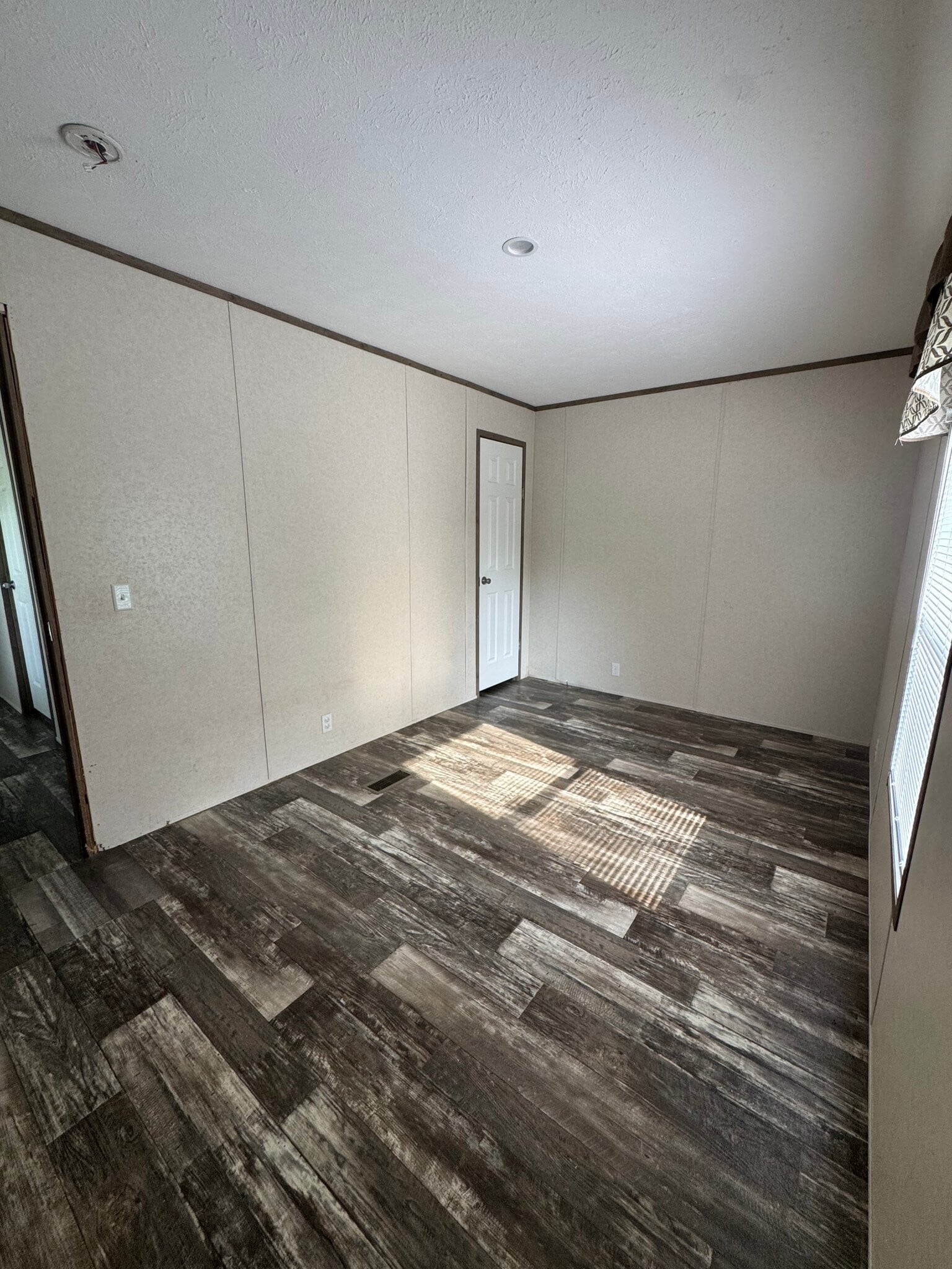 Building Photo - 24560 Verneiul Ln
