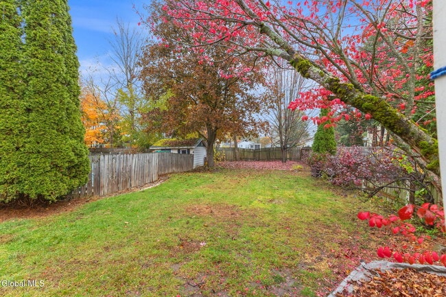 Building Photo - 56 Monroe St