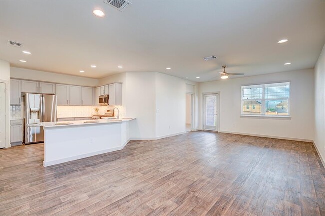 Building Photo - 4613 Tully Dr