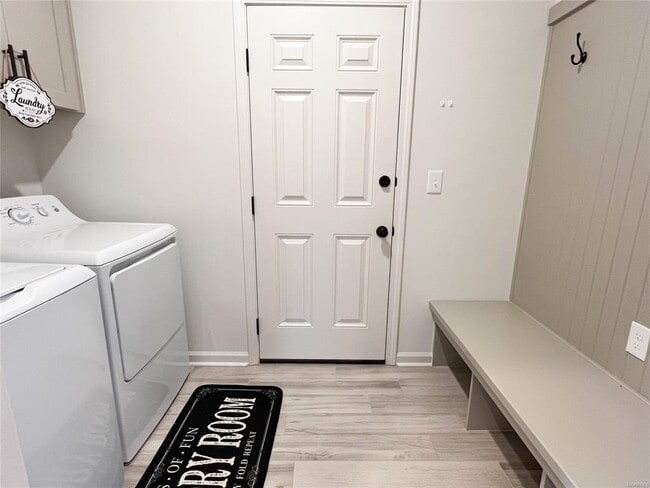 Building Photo - 901 Hedgefield Way