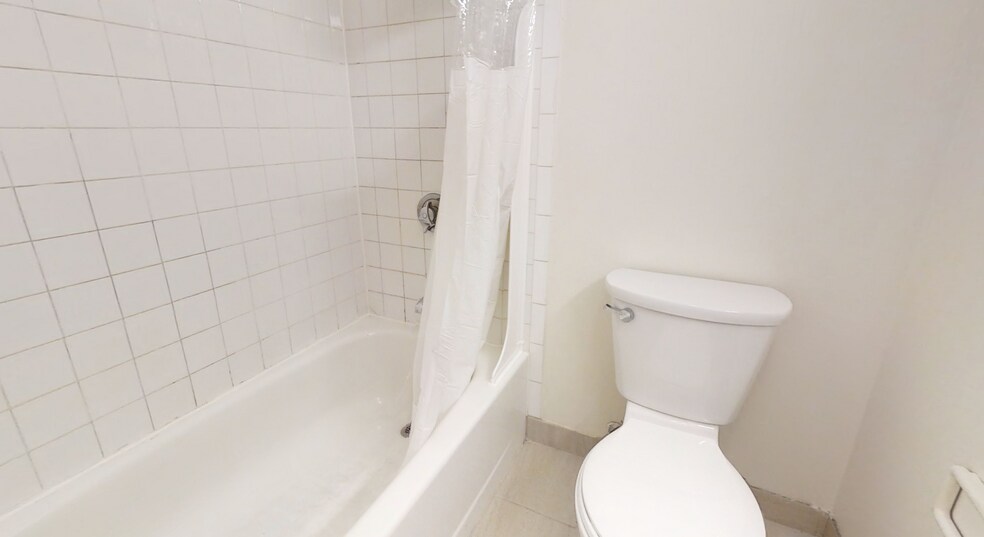 Building Photo - 144 North Beacon St