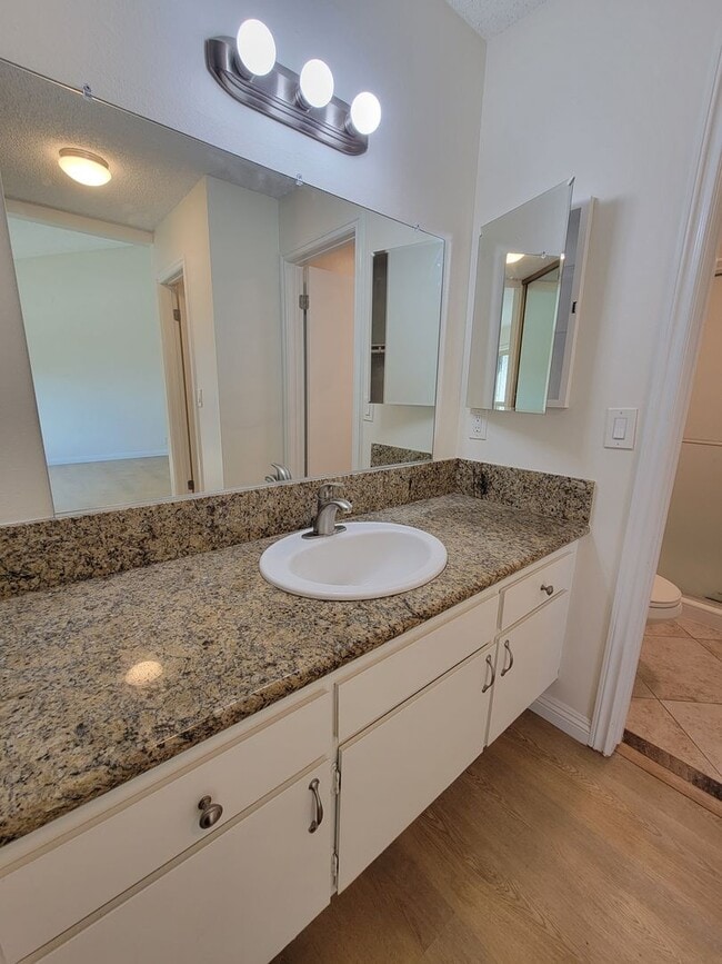Building Photo - TOWNHOME FOR LEASE: 3 Bed / 2 Bath / 2-car Garage / Laundry hookups / Swimming Pool